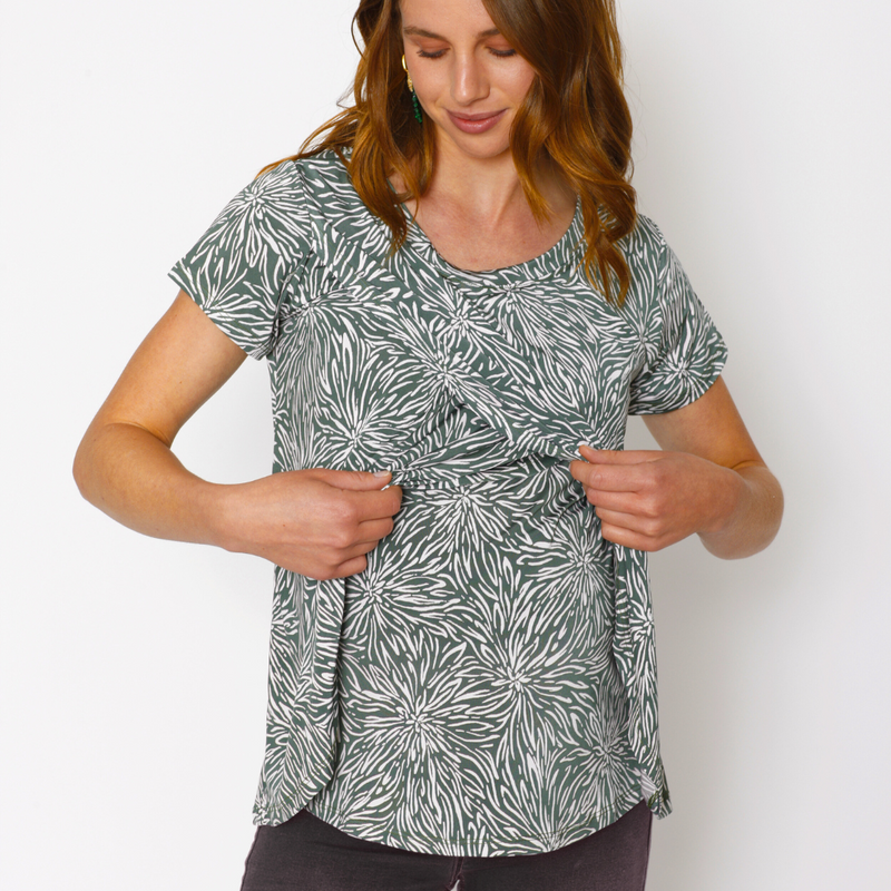 Polera Lactancia Capas Flores fondo Khaki